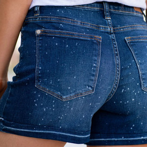 เอวแบบยืดหยุ่นสวมใส่สบาย พร้อมผิวสัมผัสเรียบเนียน เหมาะสำหรับสวมใส่สบายในชีวิตประจำวัน ใช้ได้กับการเดินทาง ใช้กับกางเกงขาสั้น Ava - Product Image 4