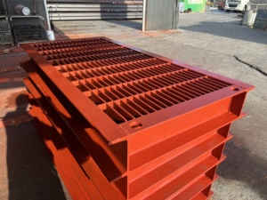Grille de drainage en acier robuste Metrodeck - Product Image 1