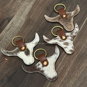 พวงกุญแจดีไซน์หัววัวน่ารักสำหรับทุกเพศใหม่พวงกุญแจกลมหนังวัวสไตล์คาวบอย - Product Image 4