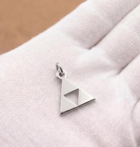 Pendentif triangle géométrique minimaliste en argent sterling 925 massif, plaqué or, collier avec breloque triangle, bijoux géométriques modernes - Product Image 1