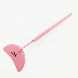Nouveau produit : miroir pour extensions de cils en forme de lune, couleur rose poudrée, avec poignée diamantée. - Product Image 2