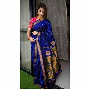 Sari de seda LICHI suave a la moda con blusa azul sin coser - Product Image 1