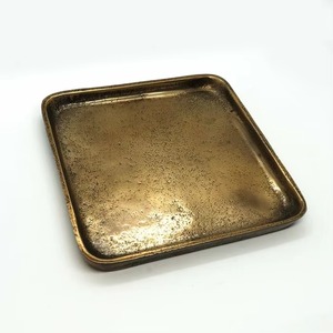Bandeja Decorativa Metálica en Oferta con Acabado Dorado, Diseño Moderno, Paquete Individual con Asa - Product Image 6