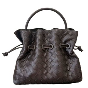 Sac à main en cuir tressé pour femme, bandoulière unique, sac bandoulière tendance, grande capacité, léger, imperméable, fermeture magnétique, durable - Product Image 1