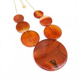 Collier en résine léger, accessoire de mode avec une qualité durable, accessoires de mode en cristal - Product Image 1