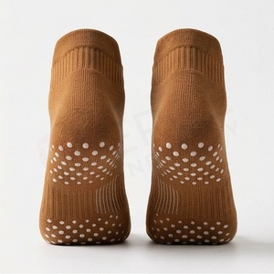 Chaussettes pour hommes, couleur unie, tricotées, style classique, marron - Product Image 2