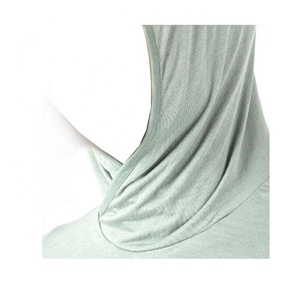 Chemise de pêche légère et performante UPF50+ anti-UV, en coton de bambou doux, avec trou pour le pouce et capuche. - Product Image 5