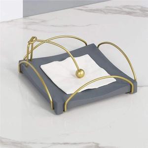 Porte-boîte à mouchoirs moderne, base grise, cadre en métal doré, organisateur - Product Image 1