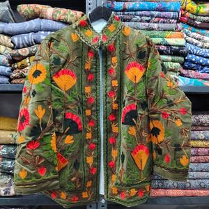 เสื้อแจ็คเก็ตกำมะหยี่ผู้หญิงแบบซูซานี ผลิตตามสั่ง/แบรนด์ส่วนตัว |   งานปักมือแบบทอสำเร็จรูป |   ออกแบบตามสั่งและผลิตโลโก้จำนวนมาก - Product Image 3