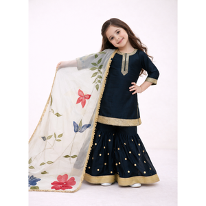 Ensemble Sharara en soie GMY ethnique élégant pour filles, haut entièrement cousu avec dupatta, imprimé numérique, bordure en dentelle d'organza, traditionnel pour enfants - Product Image 1