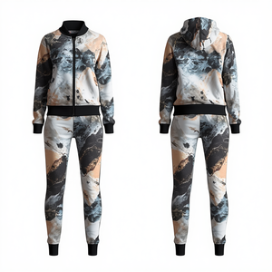 Survêtement de sport pour femmes à imprimé camouflage numérique - Product Image 2