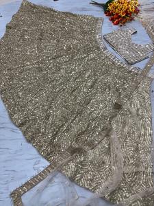 Lehenga de Seda Karishma Premium de Boutique India, Lehenga de Diseñador Estilo Bollywood para Fiestas y Bodas, Prenda Nupcial Femenina de Moda Más Vendida - Product Image 3