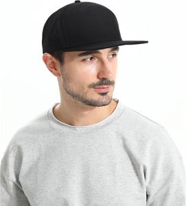 Gorra de béisbol negra de malla con cierre a presión, 6 paneles, ajustable, visera plana, transpirable, informal, unisex, deportiva, para verano y actividades al aire libre. - Product Image 1
