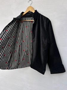 เสื้อแจ็คเก็ตฤดูหนาวแบบยูนิเซ็กซ์ ผ้ากำมะหยี่สีดำ แบบสั้น ผ้าควิลท์สองด้าน ระบายอากาศได้ดี เป็นมิตรกับสิ่งแวดล้อม ปักลายผ้าฝ้าย ขนาดฟรีไซส์ สไตล์อินเดีย - Product Image 3