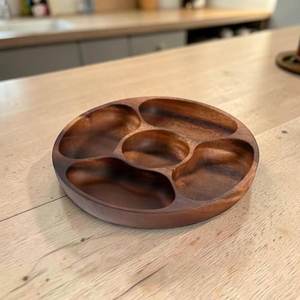 Plateau de service à collations en bois à plusieurs compartiments, plateau de présentation alimentaire fait à la main, organisateur de table décoratif pour la maison et les restaurants - Product Image 1