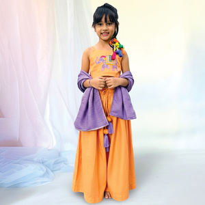 Conjunto de Lehenga Choli para Niñas de Excelente Calidad para Bodas Indias, Vestido Étnico Disponible a un Precio Razonable - Product Image 2