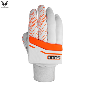 Guante de Cricket RACCOON SPORTS para Mano Derecha, PVC Transpirable, Cierre a Presión, Ligero, Estilo Deportivo, Construcción Tejida - Product Image 3