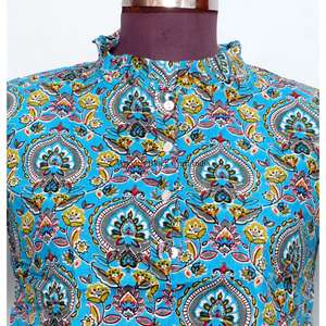 Robe mini évasée décontractée vintage 100 % coton respirant et écologique à motif floral, taille naturelle, faite à la main avec boutons pour femme - Product Image 3