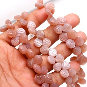 Perles de coquillage sculptées en pierre de lune naturelle pêche, perles de pierres précieuses sculptées à la main, perles de pierre de lune percées sur le côté pour la fabrication de bijoux en gros - Product Image 5