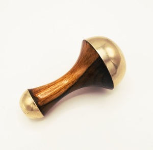 Varita de madera Kansa de alta calidad con mango de madera para masaje ayurvédico facial, corporal, de cuello, espalda, pies y cabeza, a bajo precio. - Product Image 1