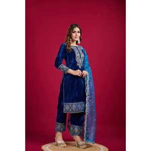 Ensemble de costume de soirée pour femmes de créateur avec haut-dupatta et bas Haut-dupatta et bas élégants pour femmes - Product Image 3