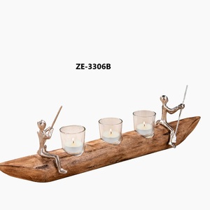 Support à bougies en bois fait main avec des rameurs en argent et trois porte-verres, 57 cm de long, pour la décoration de la maison - Product Image 3
