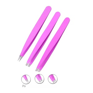 Pince à épiler pour sourcils Ryzer Studio à pointe inclinée, en acier inoxydable, écologique, durable, style classique, couleurs et tailles personnalisables - Product Image 1