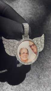 Pendentif personnalisé Ailes d'Ange avec photo, en argent sterling 925 et moissanite, breloque photo de famille, médaillon souvenir - Product Image 3