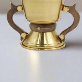 Brûle-encens en laiton doré avec dessus en forme de croissant de lune et motif de mosquée découpé pour usage religieux - Product Image 6