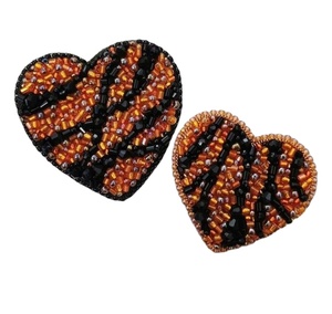 Bijoux à la mode broderie perlée coeur forme conception goutte boucle d'oreille avec Style fait main et matériel de haute qualité par Hiba Enterprises - Product Image 3