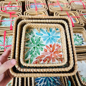 Bandeja de ratán con incrustaciones de nácar hecha a mano para servir comida, decoración del hogar, origen Vietnam, fibra natural - Product Image 1