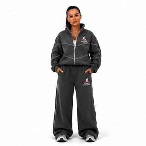 Conjunto Deportivo Premium para Mujer con Tela Suave y Transpirable, Ajuste Cómodo, Ideal para Entrenamiento Deportivo, Viajes y Uso Diario - Product Image 1