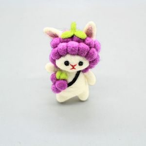 Porte-clés en feutre fait main en forme de raisin et d'alpaga, mignon et kawaii, pour sac - Product Image 3