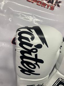 Nouveaux gants de boxe Fairtex - Cuir véritable pour entraînement et sparring - Équipement de Muay Thai noir de 10 oz à 18 oz - Product Image 3