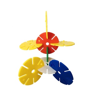 1400 piezas de juguete de bloques de construcción con forma de flor redonda y copo de nieve en 5 colores, material didáctico. - Product Image 2