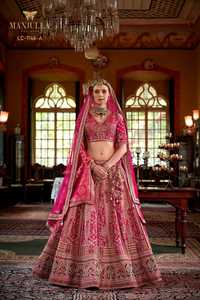 Rivaayat House présente un Lehenga Choli moderne en mousseline de soie et plumes, richement orné, longueur ras du sol, silhouette sirène/trompette, 100% soie - Product Image 1