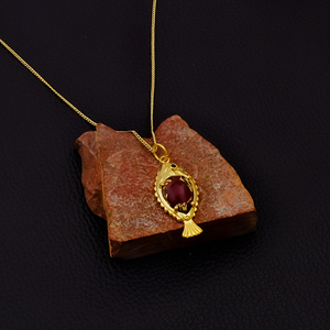 Colgante de pez tallado a mano con rubí natural de Mohave, collar chapado en oro, joyería bohemia con dije de animal, regalo para ella. - Product Image 3