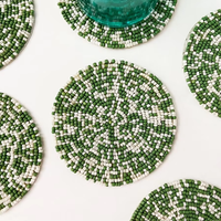 Décor de table personnalisable écologique de luxe, embellissements en perles de rocaille colorées, dessous de verre cousus à la main