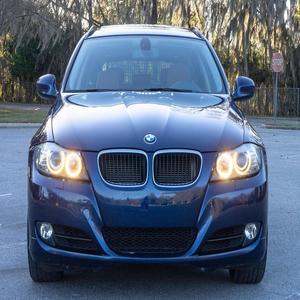 Land Rover LR4 2011, BMW 328-i xDrive Sports Wagon 2012 - Product Image 1