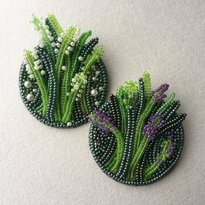 Magnifique broche brodée à la main avec perles pour sacs, chapeaux, vestes et foulards – Broche exquise faite à la main avec broderie perlée - Product Image 1
