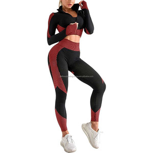 Conjunto de Yoga de alta calidad de 3 piezas para mujer 2025, el mejor diseño con logotipo personalizado, ropa de entrenamiento físico de cintura alta, incluidos pantalones cortos - Product Image 5