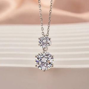 Collier élégant en argent sterling 925 avec pendentif rond en moissanite de 3,0 carats et chaîne à maillons, pour femme, à porter au quotidien - Product Image 2