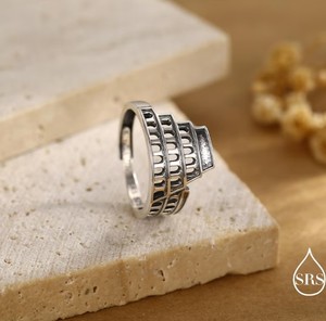 Anillo Ajustable de Plata de Ley Inspirado en el Coliseo, Bañado en Oro, Colección Roma Antigua - Anillo de Compromiso y Boda Oxidado - Product Image 4