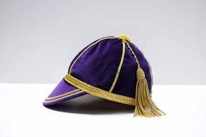Chapeau formel en velours marine avec dentelle, bordure dorée, pompon et broderie 3D, accessoire de fête unisexe, pour adultes, toutes saisons - Product Image 3