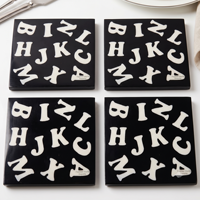 Sous-verres en résine avec incrustations Alphabets Décoration côtière sur le thème de la plage pour votre maison Décoration de table et accessoires> Tapis et tampons