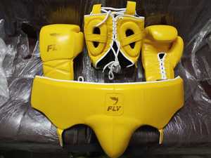 Set de Guantes de Boxeo Fly Superlace X 2, Personalizados, de Cuero Genuino, Transpirables, Antideslizantes, con Protector de Mejillas, Protector de Cabeza y Protector Inguinal - Product Image 2