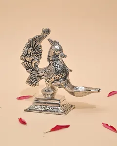 Diya de Plata Alemana Antigua con Diseño de Pavo Real, para Aceite, para Diwali, Regalo de Inauguración de Casa, Regalo de Boda, Recuerdo Indio para Invitados - Product Image 3