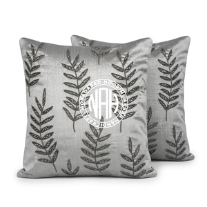 Housse de coussin de Noël faite à la main avec perles, en velours rouge, motif sapin persistant, pour canapé, collection hiver festive - Product Image 3