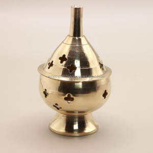 Brûleur d'encens ou porte-parfums en laiton de haute qualité gravé à la main de luxe arabe en gros pour la décoration intérieure artisanat en métal - Product Image 3