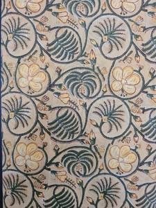 Tela de Algodón Tricot Estampada a Mano con Diseño Mughal Butta, Suave y Ligera, Ideal para Vestidos de Niñas y Mujeres, y para Regalos de Costura - Product Image 4